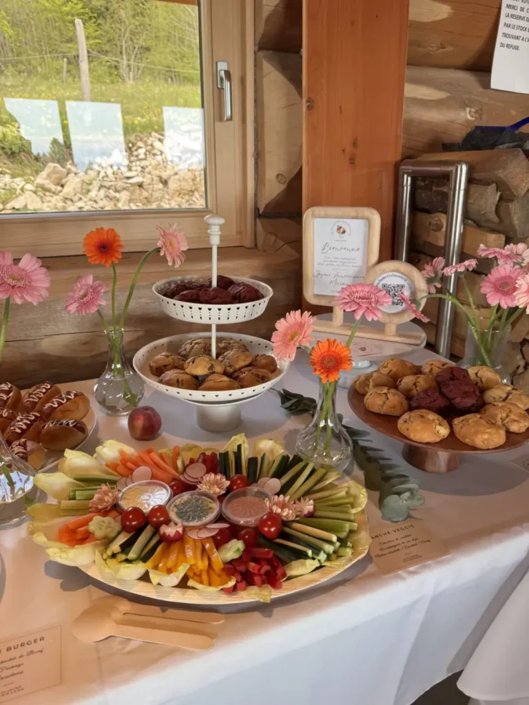 Gâteau d'anniversaire sur mesure et pâtisseries d'exception pour une célébration élégante à Lausanne.