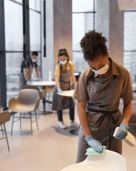 Lieu de réception entièrement remis en ordre grâce à notre service de nettoyage discret après l'événement.